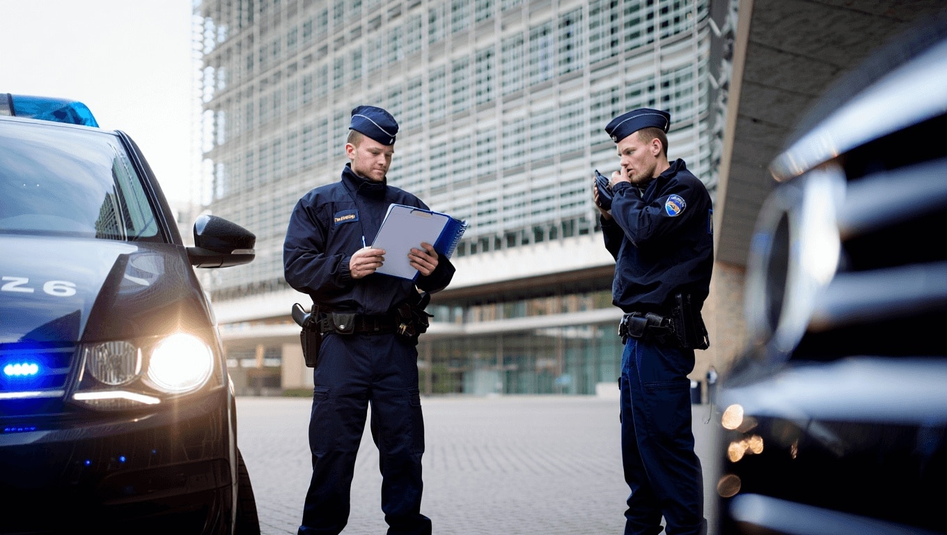 Blitz nella sede della Commissione europea: la polizia indaga per irregolarità nella vendita di immobili