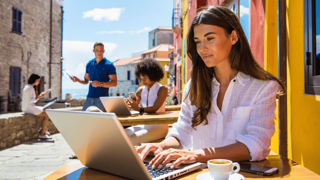 Nomadi digitali in Italia: perché oggi conviene investire negli affitti temporanei