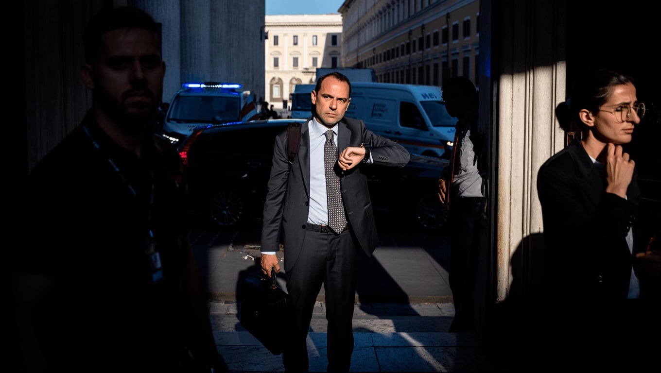 Caro carburanti, Pichetto: sulle accise mobili sono in corso valutazioni con Mef e Mimit