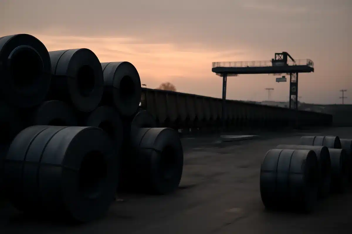 Ex Ilva: nuova sorpresa, la ceca Ce Industries entra in gara e porta gli offerenti a quattro