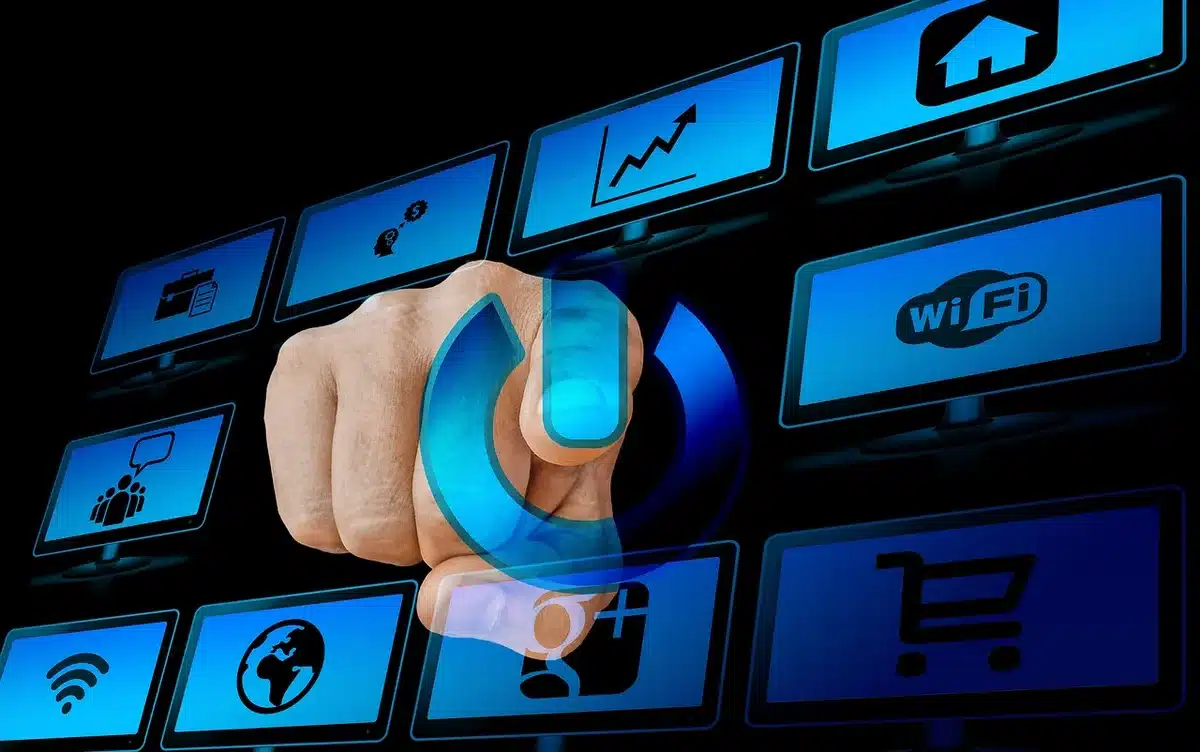 Schermata di dashboard adtech con grafici e metriche